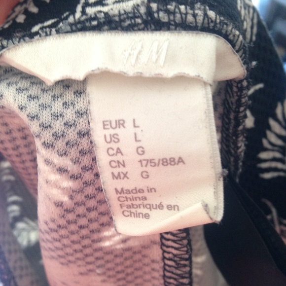 H&M Short Skirt Black Patterned - Picture 4 of 5